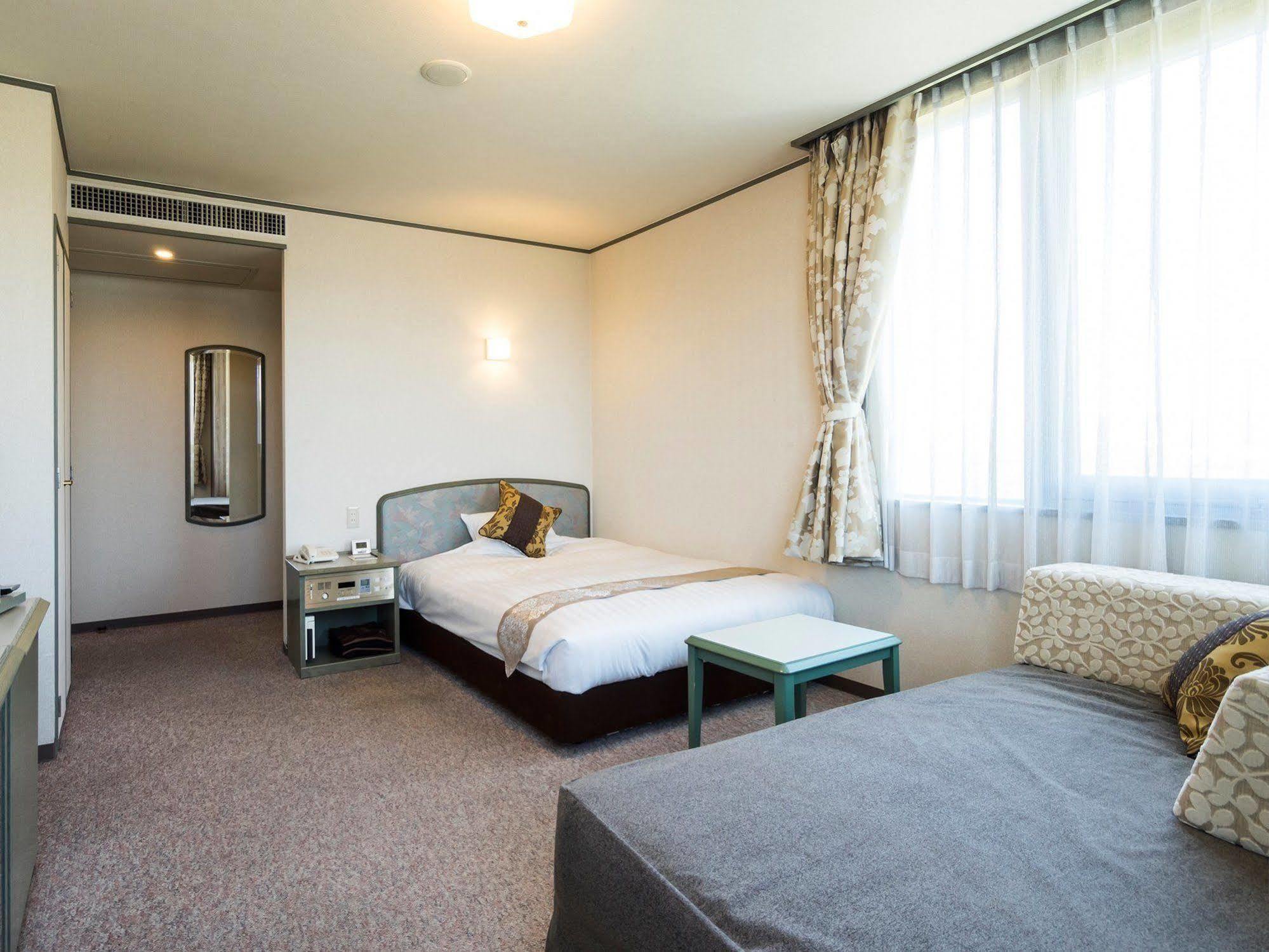 היגאשיהירושימה Hotel Areaone Hiroshima Wing מראה חיצוני תמונה